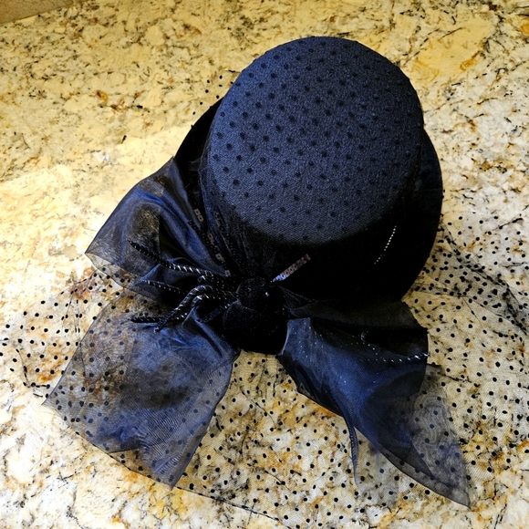 Cool Hat with Steampunk Vibes - Picture 2 of 9